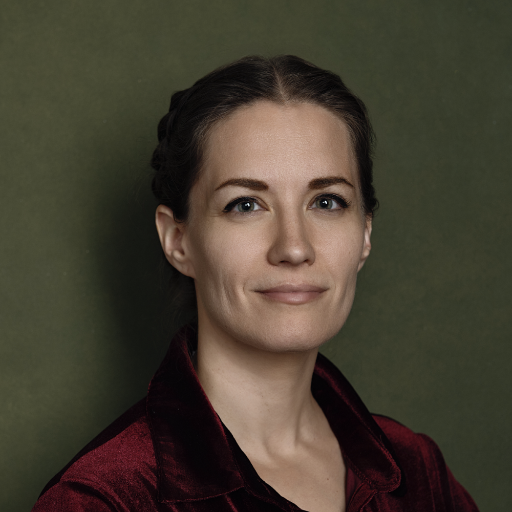 Rebecca Romney Headshot